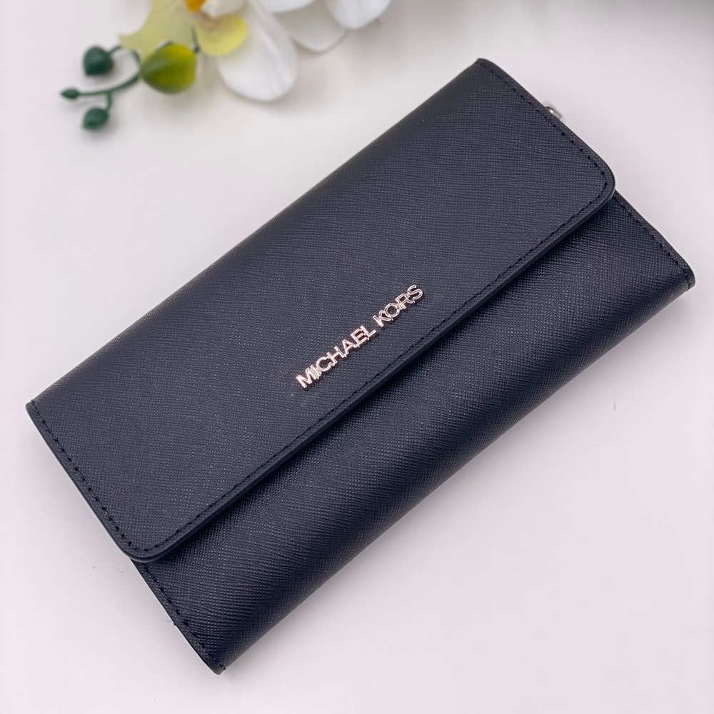 Michael Kors Trifold Wallet Black - Picture 4 of 10